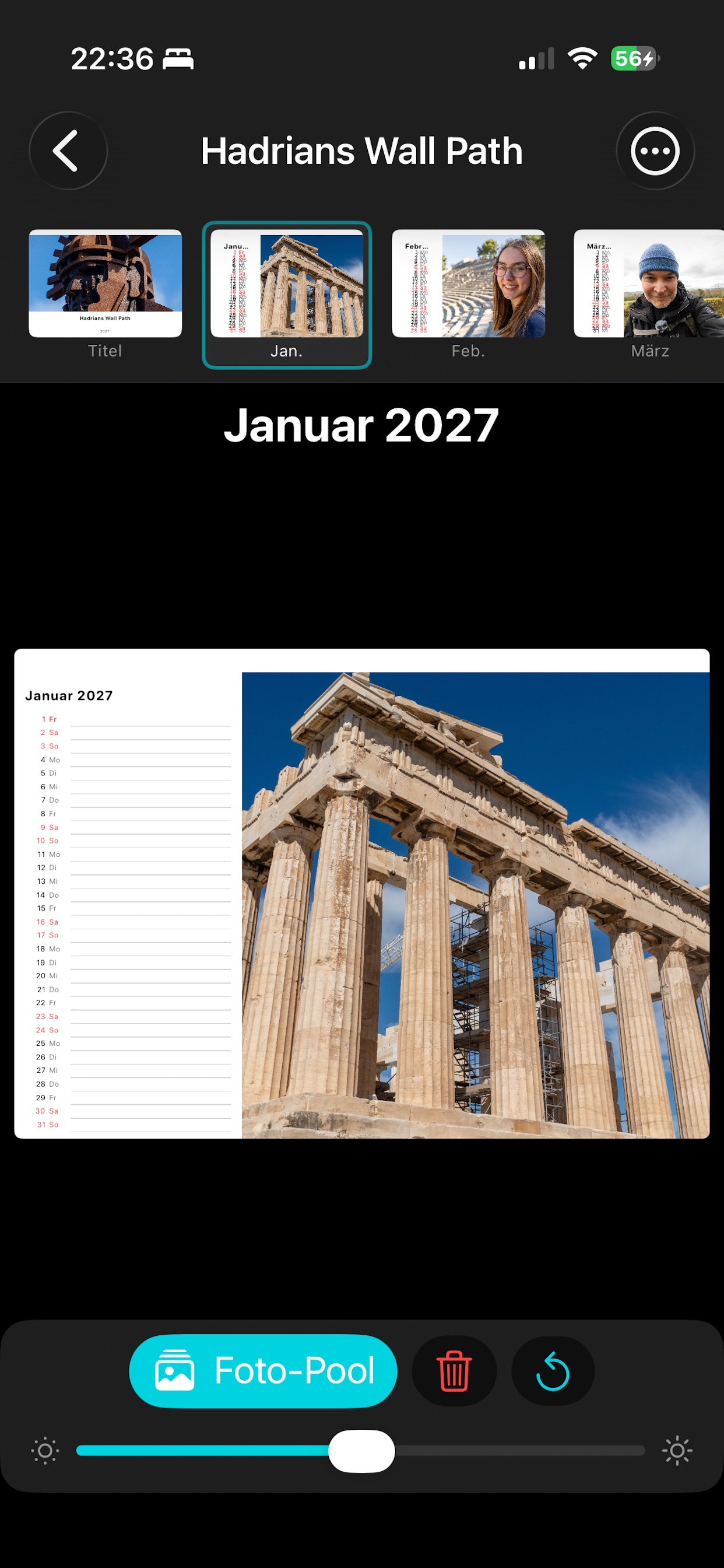PhotoCal iPhone – Kalenderansicht mit Monatsseiten